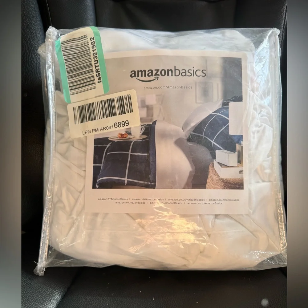 Amazon basics mattress protector zip close